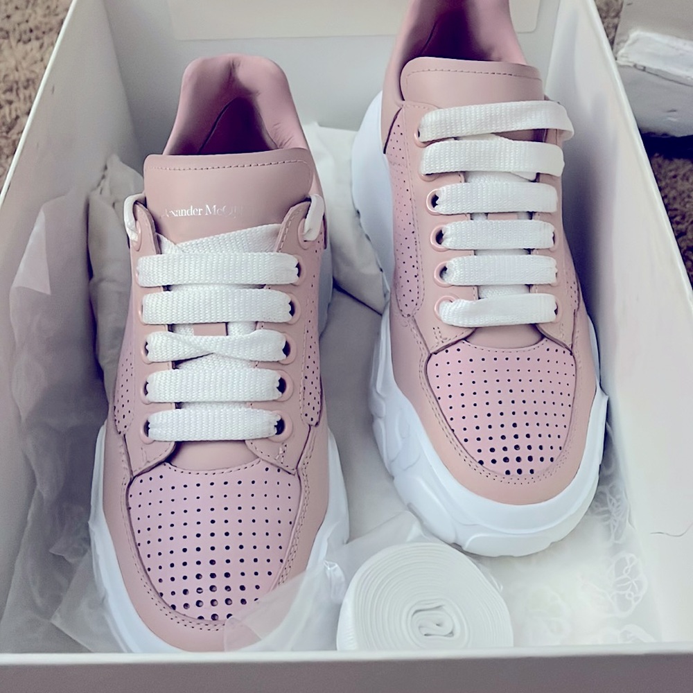 Alexander McQueen 7.5